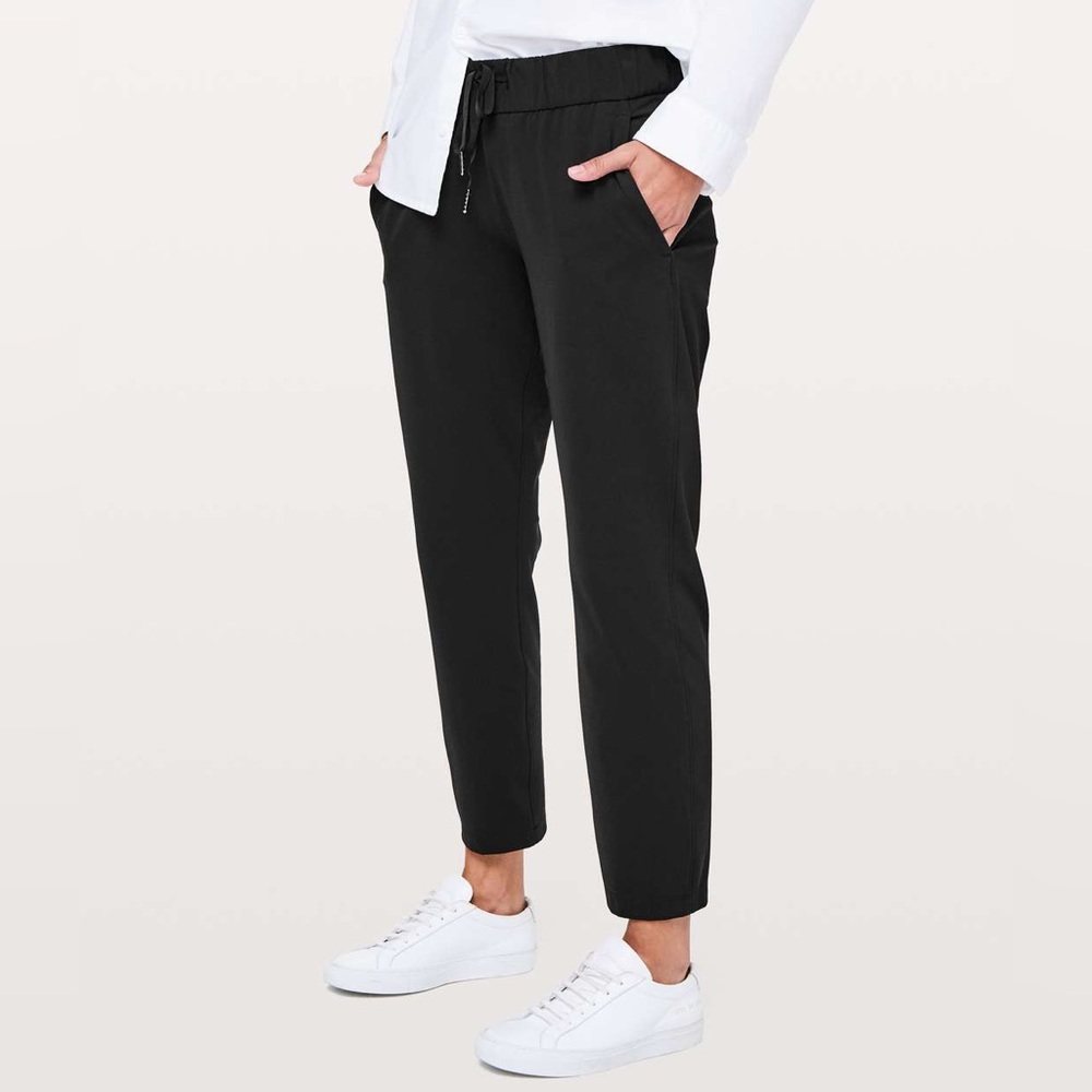 Lululemon Size 2 Black 7/8 On the Fly Pants